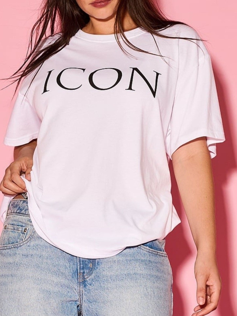 VICTORIAS SECRET 2025 FASHION SHOW ICON OVERSIZED TEE - Picture 2 of 4